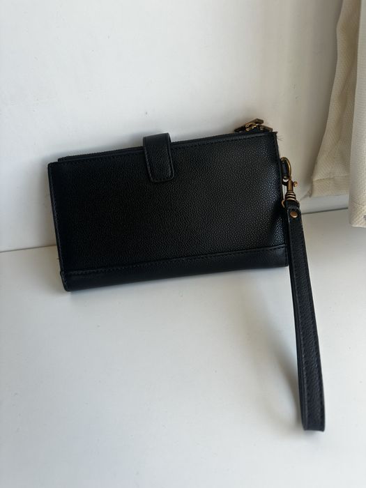 Нов оригинален клъч Guess