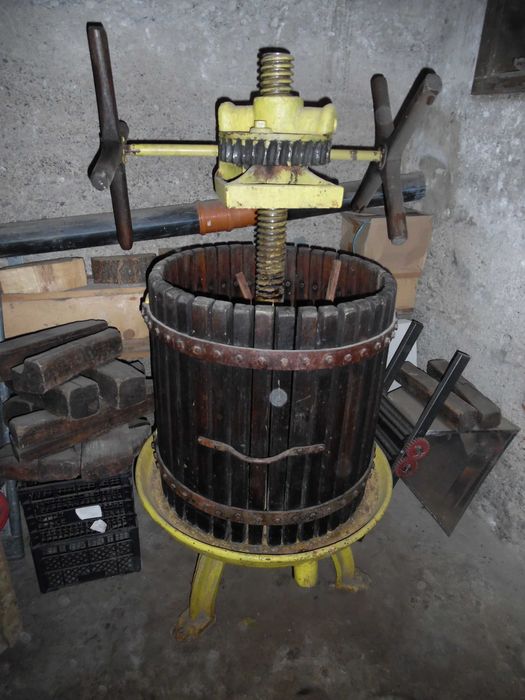 Presa struguri(Teasc) Turda • OLX.ro