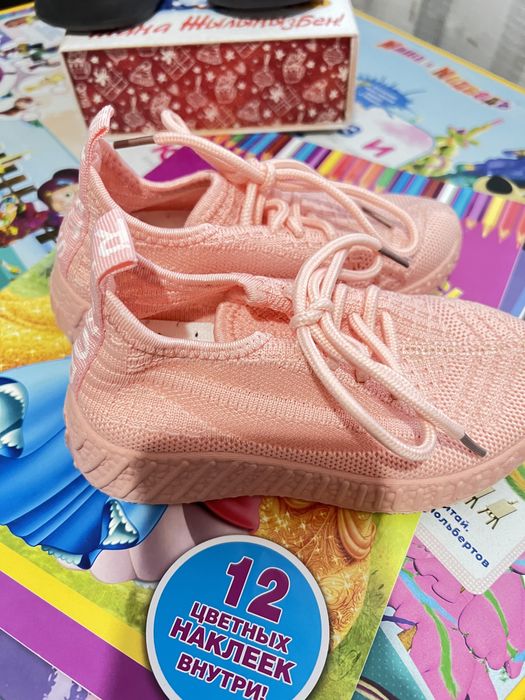 Розовые изики на девочку