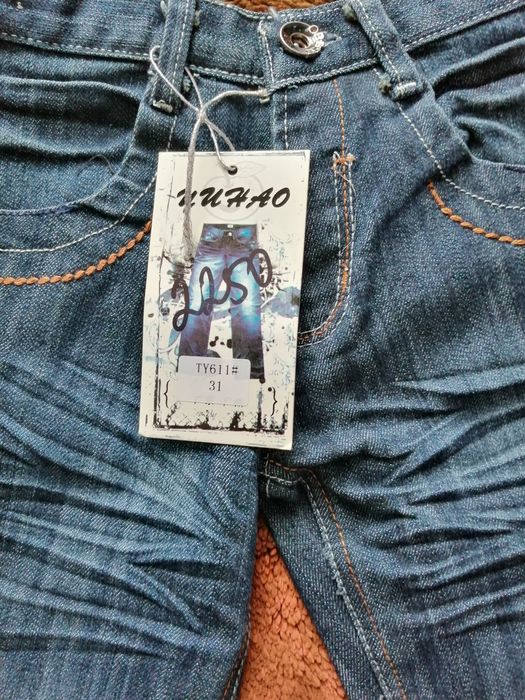 Продам джинсы 3шт.