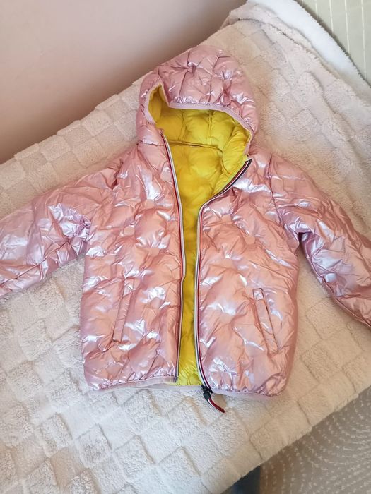 Продам весенние куртки на девочку
