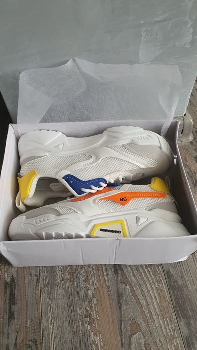 Маратонки 39 номер