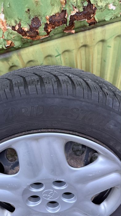 Продавам зимни гуми BRIGESTONE LM 005 с размер 195.65.15 ДОТ 21