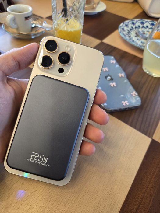 Безжично Магнитно зарядно за смартфон - iPhone/Samsung