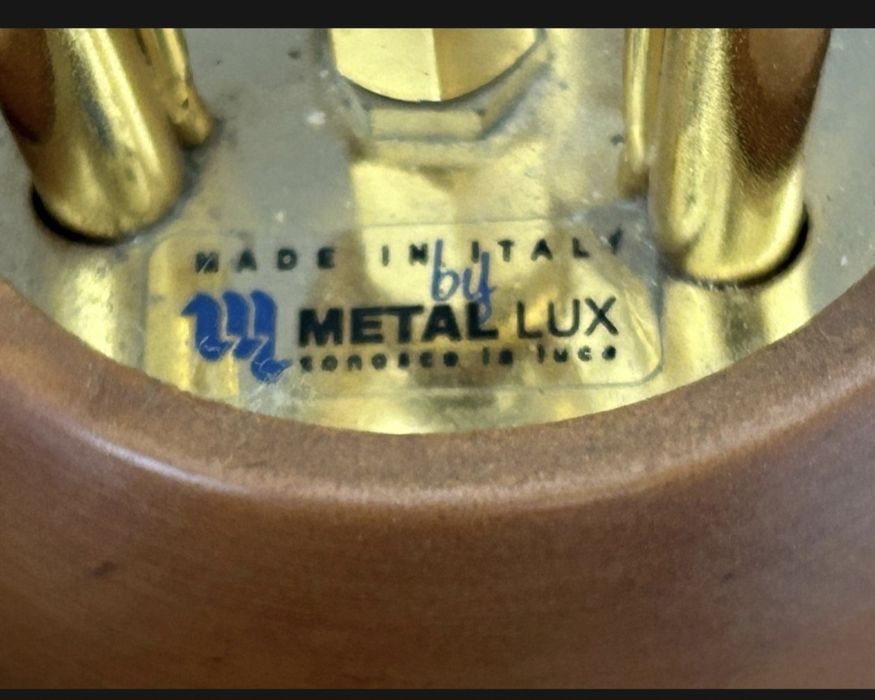 Продам люстры производство Италия