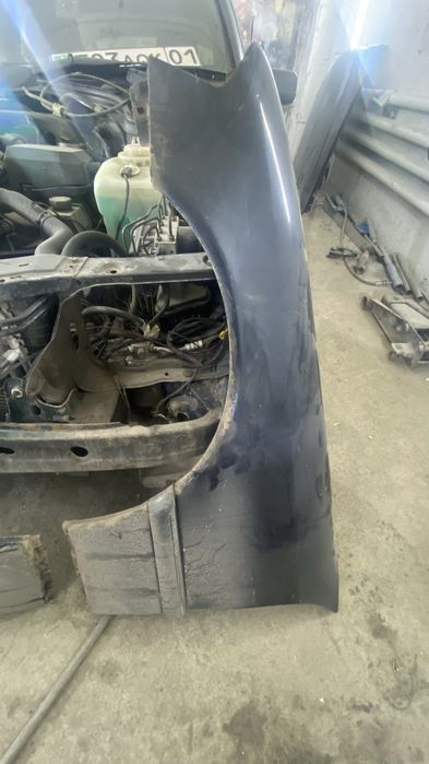 Крыло передние  w202 мерседес