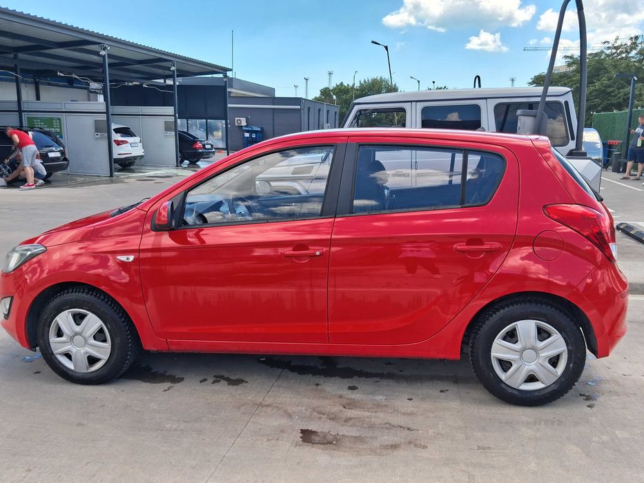Автомобил Хюндай i20