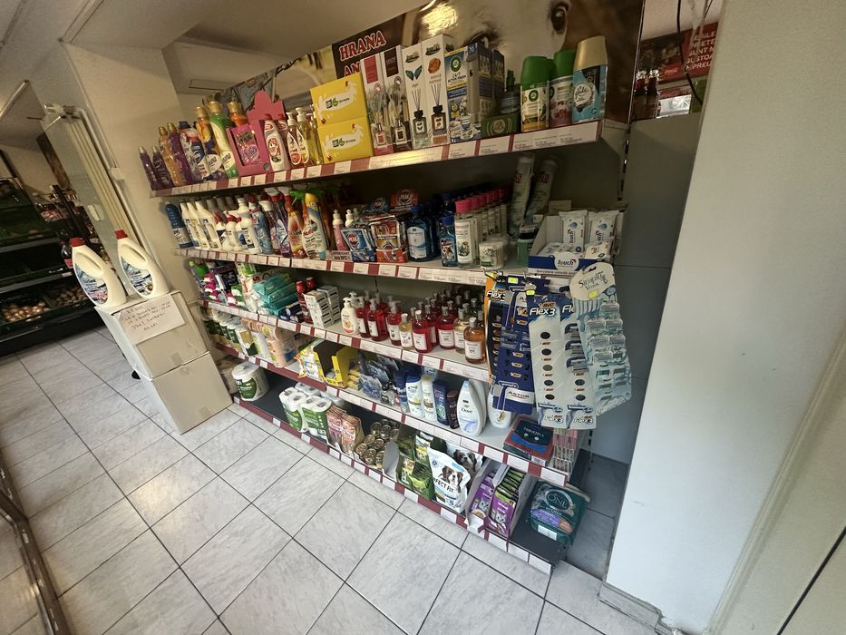 Lichidare de stoc marfa magazin ieftina .