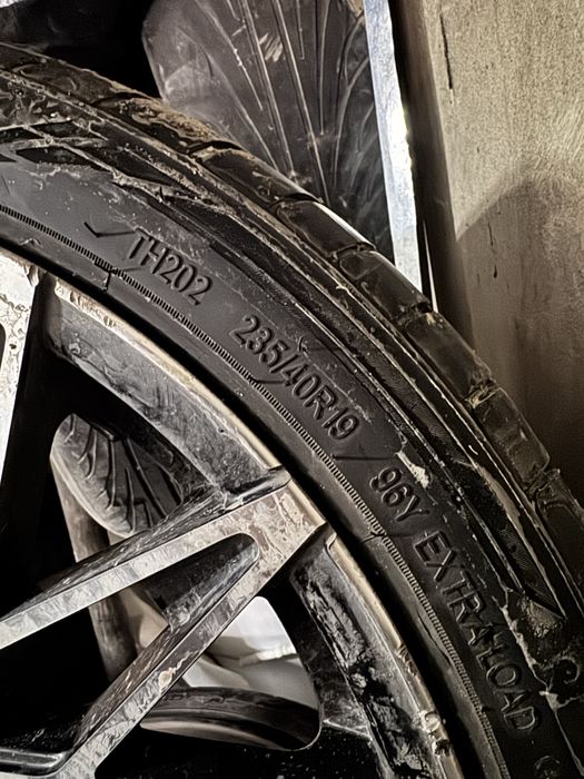 Комплект резины Triangle 235/40/19