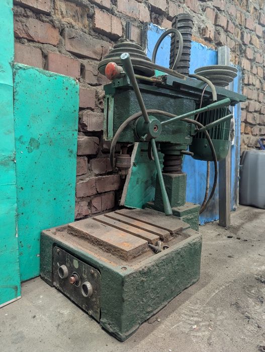 Продам сверлильный станок