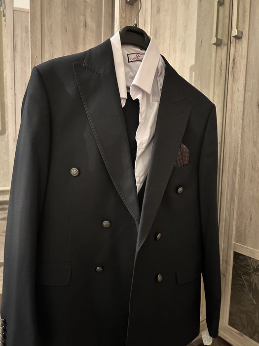 Костюм сатылады