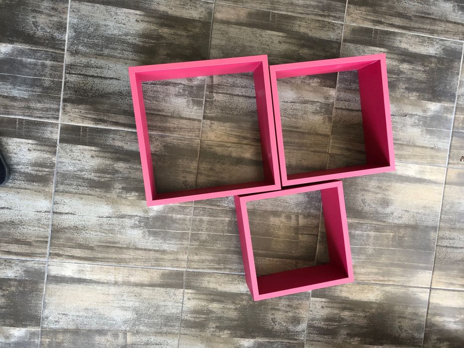 Лавици за стена от три части