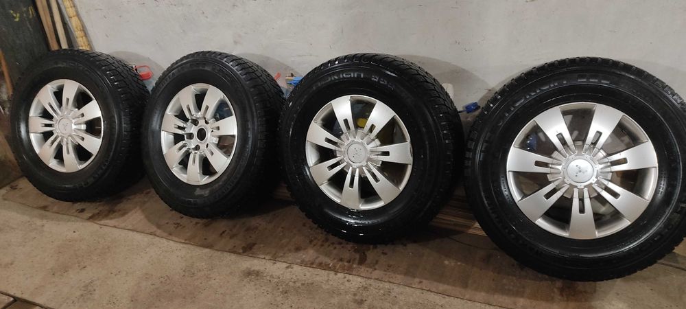 Продам комплект зимних колес Mitsubishi