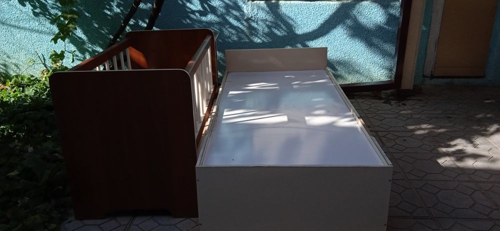 Продаются Кровати