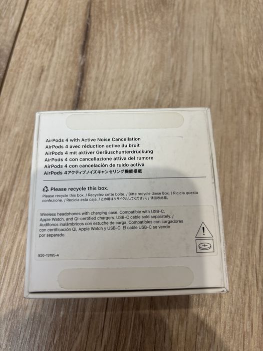 AirPods 4 с шумоподавлением