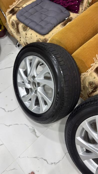 Шины + диски на Toyota Corolla