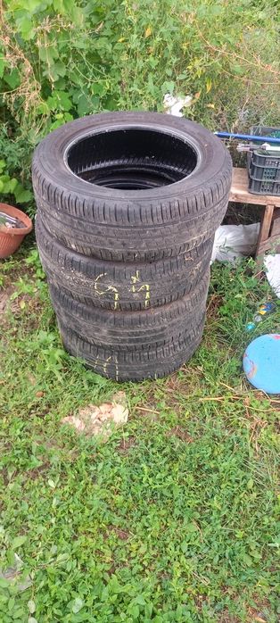 Vând 4 cauciucuri 195/55/R15