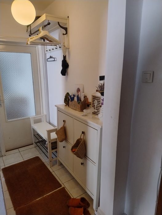 Închiriez ap 4 camere