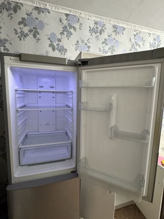 Б/у холодильник продам