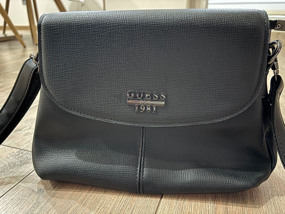 Дамска чанта Guess