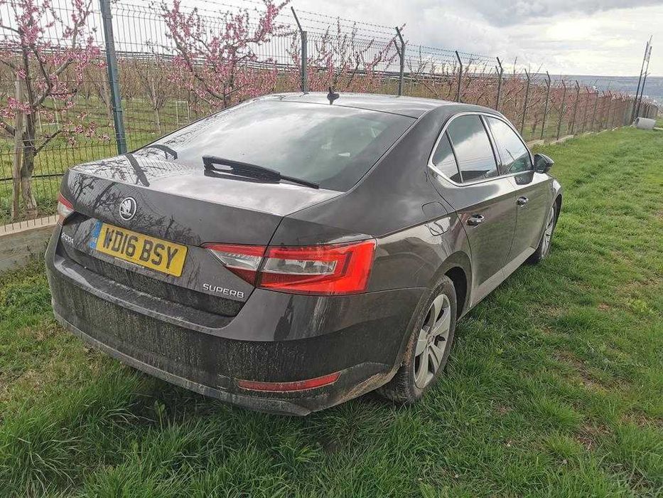 hayon cu luneta skoda superb 3 berlina hayon skoda superb 2017 berlina