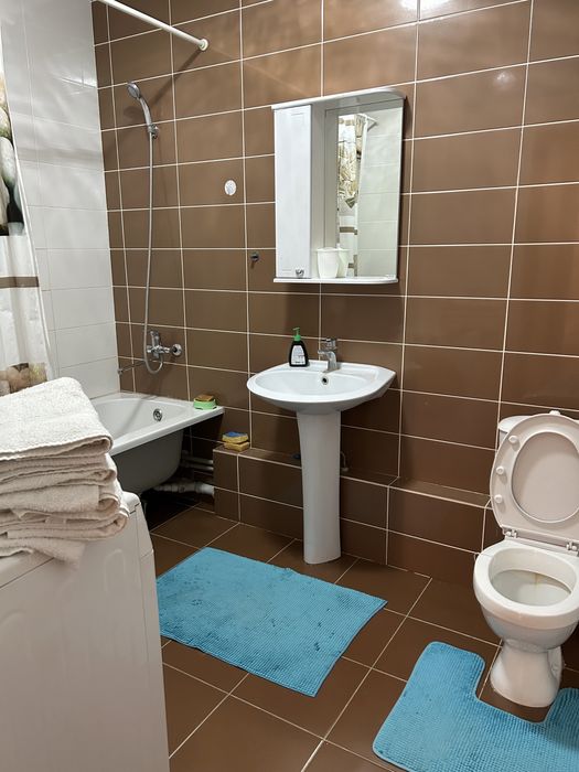 Левый берег,медцентры, хан шатыр,