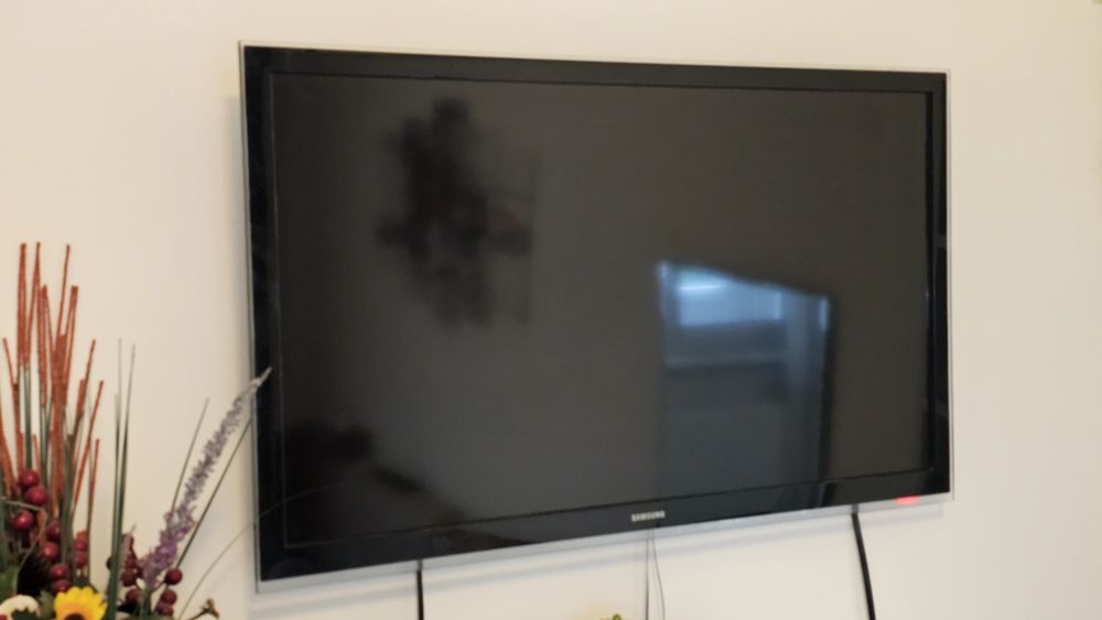 Vand Tv Samsung, diagonala 80 cm