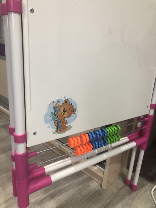 Мольберн детский ,в отличном  состоянии