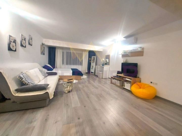 Дава се под наем Двустаен апартамент в Варна, ХЕИ - 75 кв.м за 468.69 € - Снимка #2