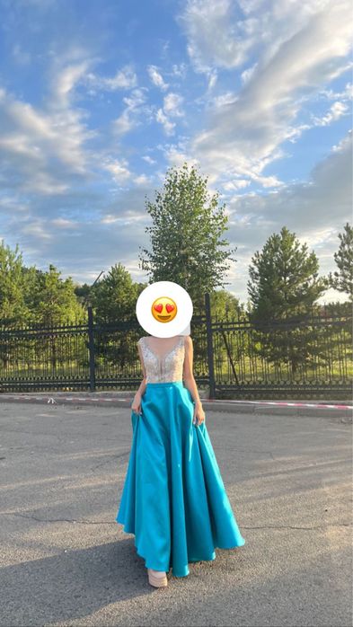 Вечерние платья