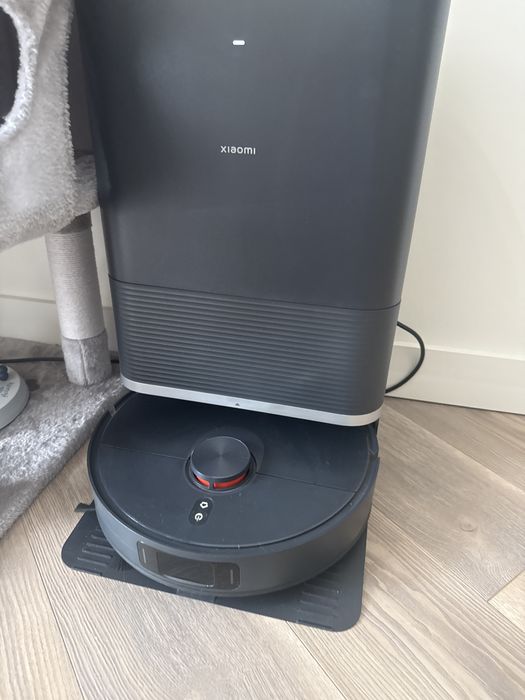 Продам Робот-пылесос Xiaomi Robot Vacuum X20 Max D109GL черный