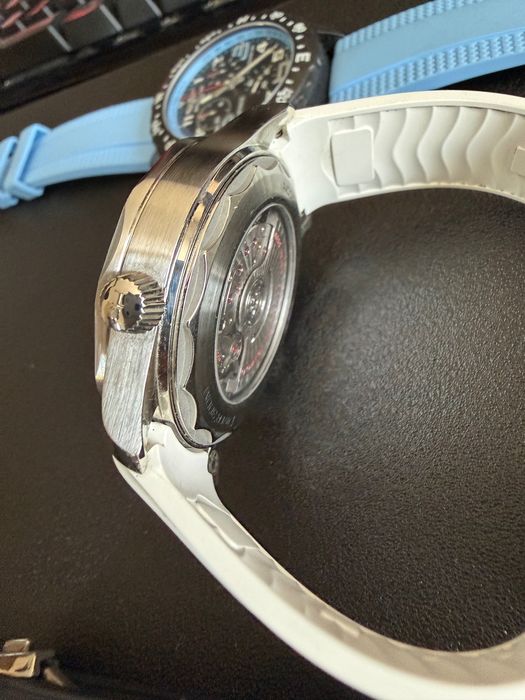 Breitling Endurance Pro 44 1700 евро