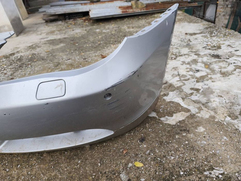 Продавам предна броня за Bmw E60,E61