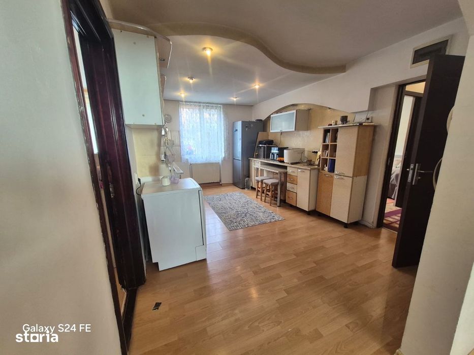 De vânzare – Apartament cu 4 camere | 80 mp | Parter înalt