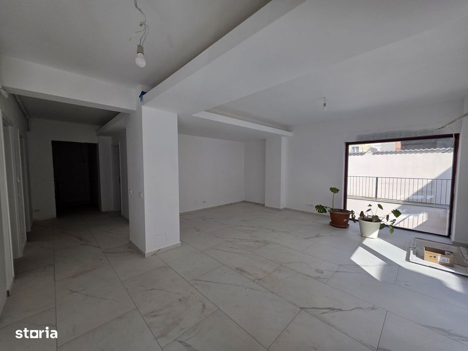 Apartament cu 5 camere de inchiriat in zona Aviatiei