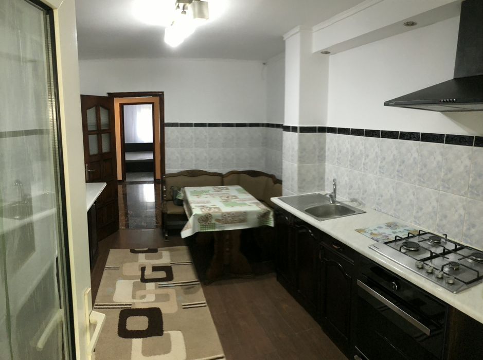 Inchiriez apartament cu 3camere