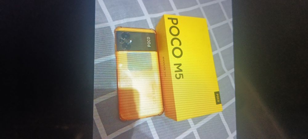 Смартфон Poco m5