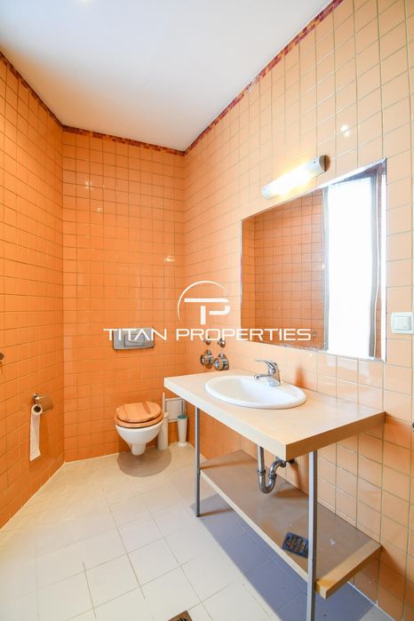 Мезонет, под наем, Център - Докторски паметник