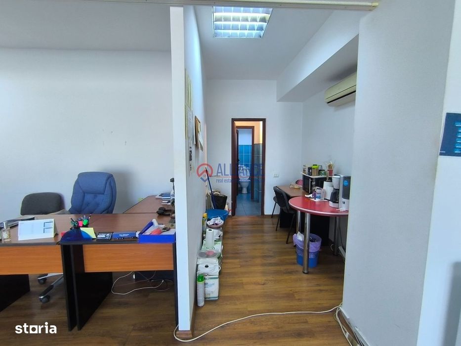 CENTRU ATELIERELOR - Birou luminos cu baie proprie !