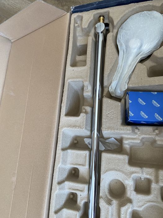 Продам душевую систему GROHE