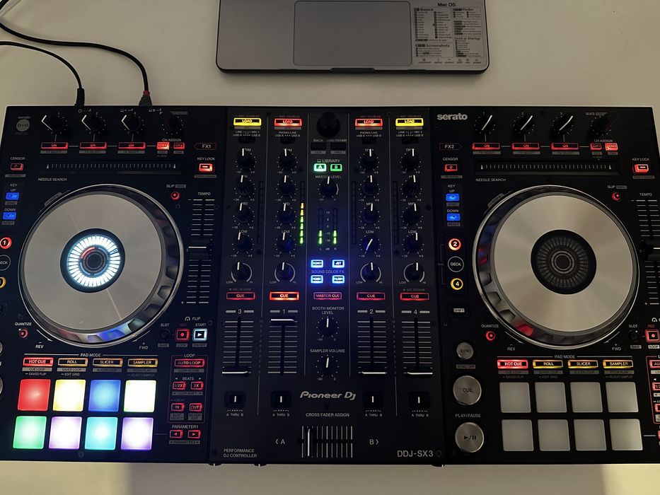 De vanzare consola Pioneer DDJ-SX3
