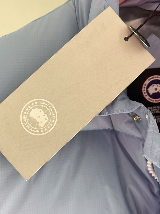 Продам жилет люкс Canada Goose