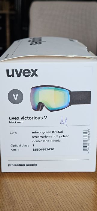 Каска за ски и очила