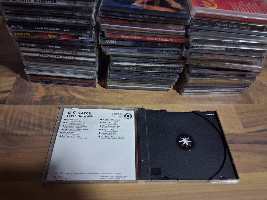 Lot 50 carcase cd uri