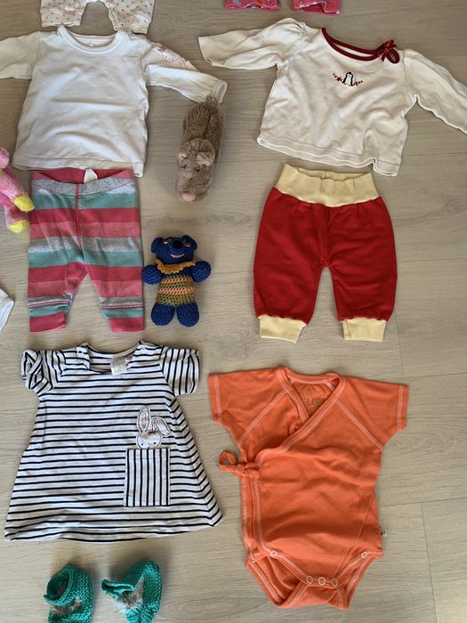 Vand lot haine bebe(1-2 luni) superbe.