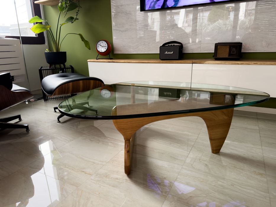 Чисто нова Noguchi Table от Herman Miller