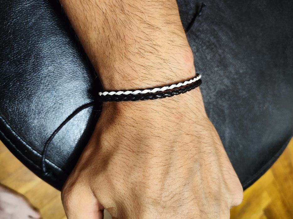 Часовници и гривни