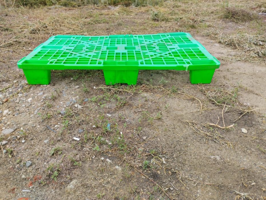 Продам палеты пластиковые перфорированные