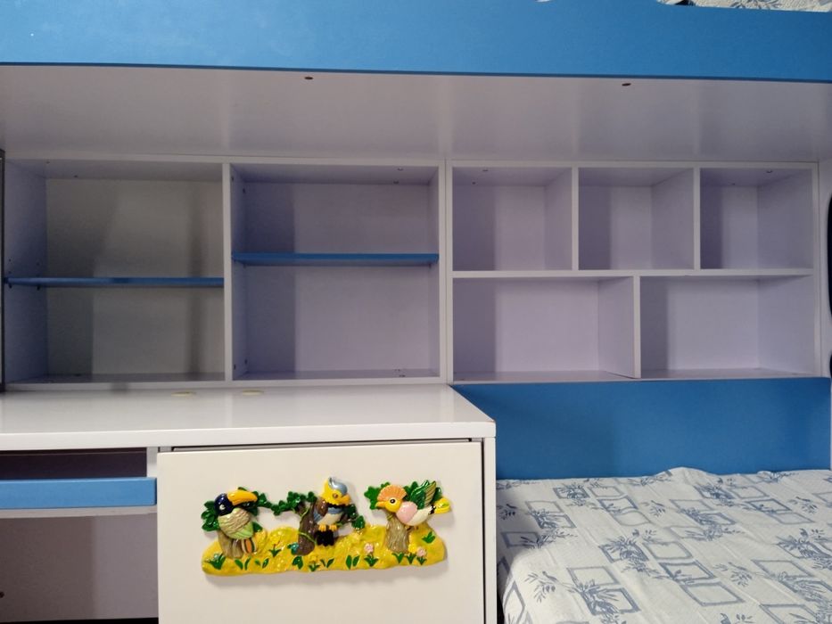 Обзавеждане за детска стая - легла, библиотека, вград. бюро, гардероб