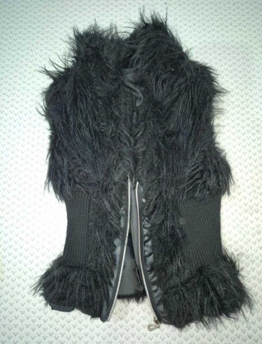 Vestă neagră din imitație de blană Laura Dol’s – mărime 36